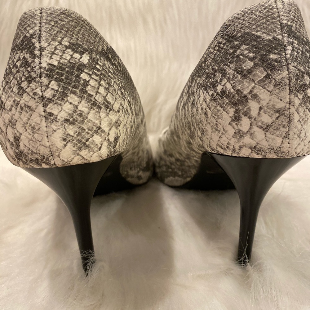 Snake print heels - Picture 7 of 8